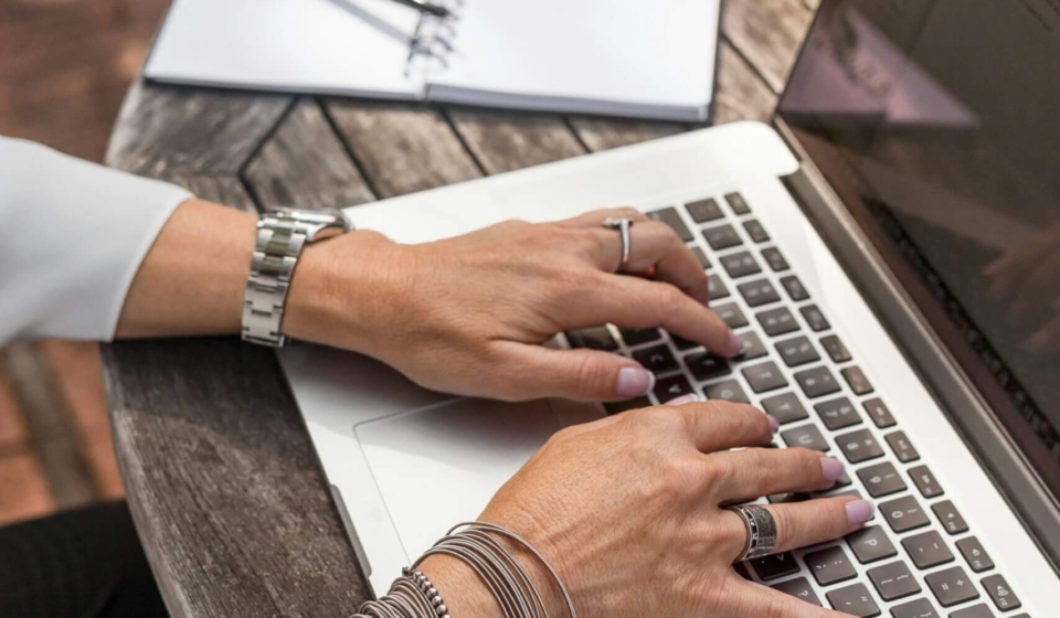 linkedin-sales-solutions-0QvTyp0gH3A-unsplash