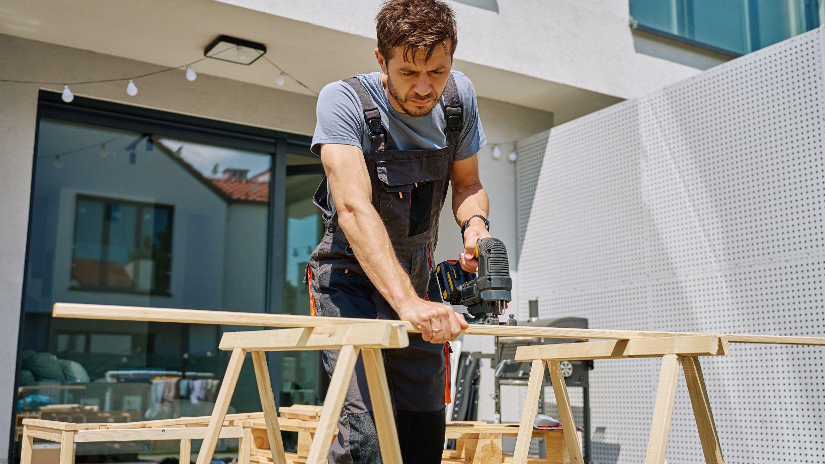 driveway maintenance outdoor projects, yard cleanup tips, driveway protection ideas, lawn tidying outdoor work, driveway clutter removal, yard organization outdoor projects, outdoor project cleanup services, driveway and yard upkeep, residential outdoor cleaning, driveway and yard management