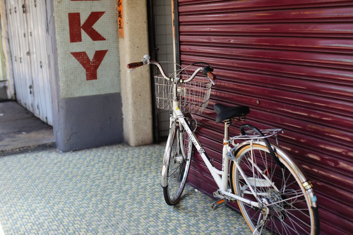 bike storage unit, best bike storage solutions, outdoor bike storage, garage bike storage, secure bike storage unit, affordable bike storage, heavy-duty bike storage, bike storage ideas, city bike storage options, bike storage units near me