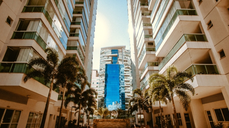 pexels-jonathanborba-3167175